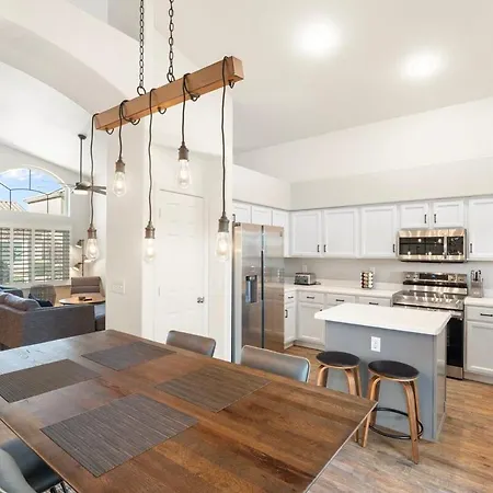 Home With Office In North East Mesa